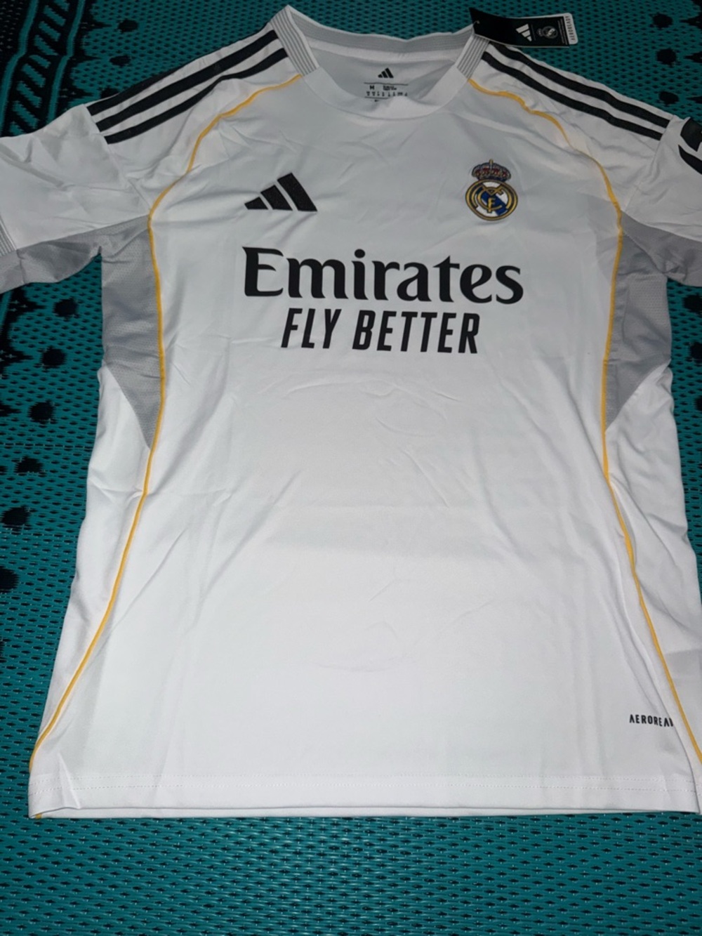 Real Madrid 25/26 Home Jersey/Kit (Medium)